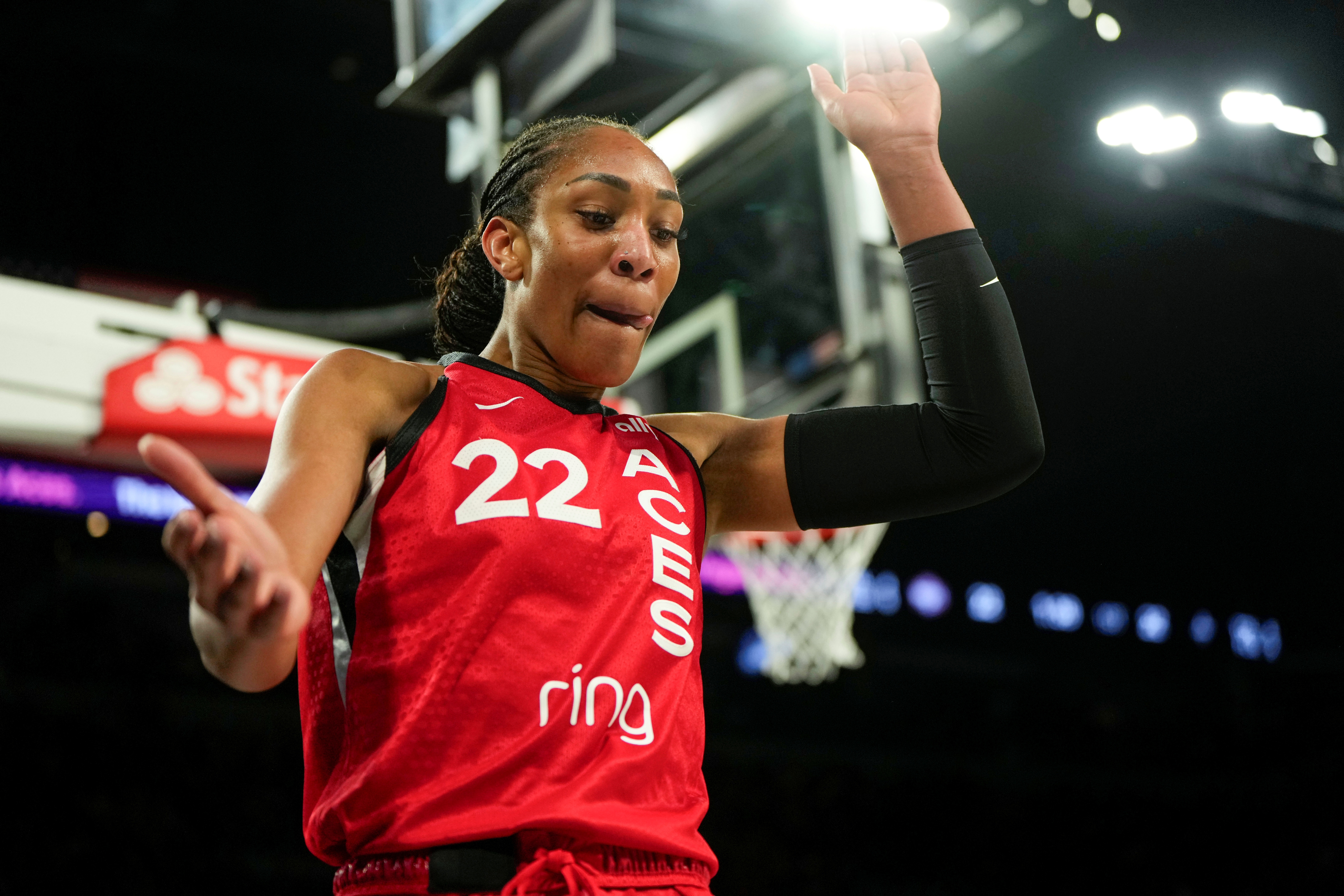 中国体育-勇冠三军！阿贾-威尔逊近5战场均轰下27分14.2篮板 率队保持全胜