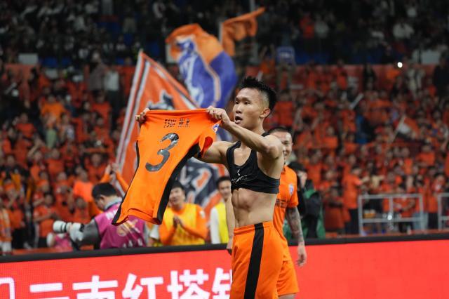 【中超】徐宏杰头球绝杀 玉昆1比0海牛中超高原首胜