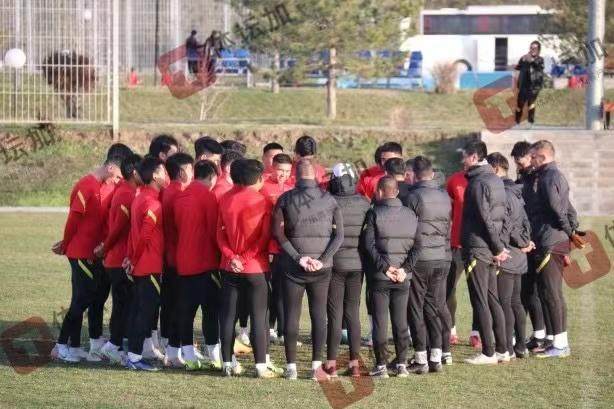 半岛体育平台-揭秘国青在塔什干生活：教练旧地重游 让沙特出局