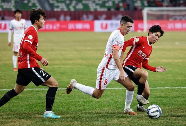 半岛体育网址-旧情复燃？奥斯卡更想长相厮守 合同到期后欲转型