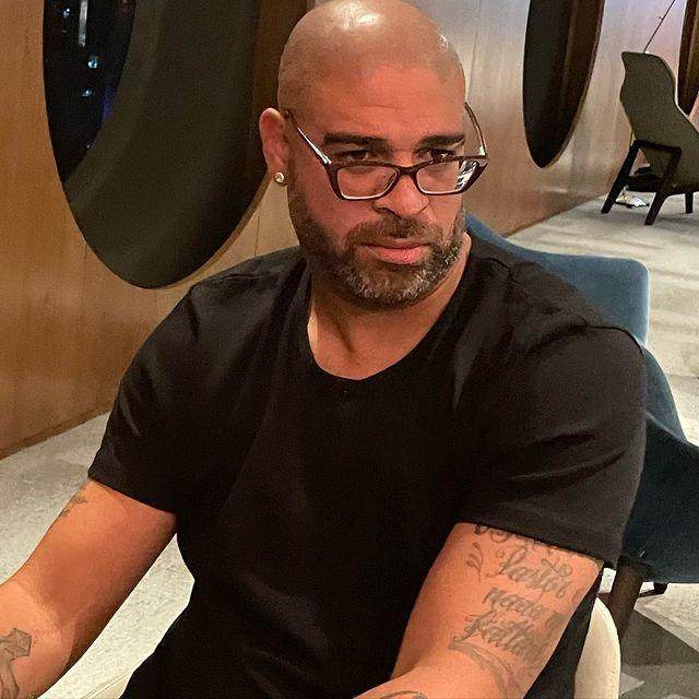 半岛体育网址-阿德里亚诺40岁大寿 罗纳尔多卡卡祝他生日快乐！