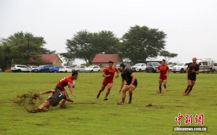 在线体育-中国七人制男子橄榄球队在南非进行交流赛|莫迪|中国队|孙翔|中新社|球员_新浪体育_新浪新闻